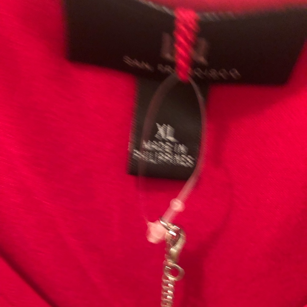 Red top cold shoulder size Xl with necklace new with tags .
